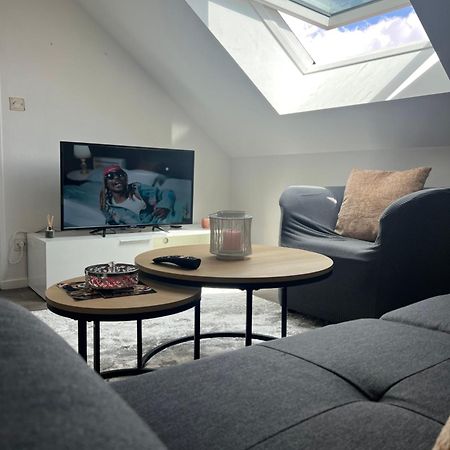 Superbe Appartement Tres Calme Et Confortable Reims Esterno foto