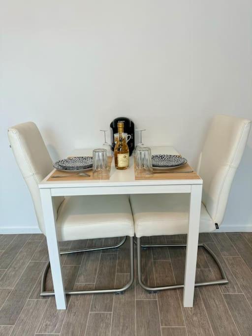 Superbe Appartement Tres Calme Et Confortable Reims Esterno foto