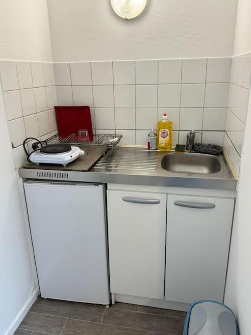 Superbe Appartement Tres Calme Et Confortable Reims Esterno foto